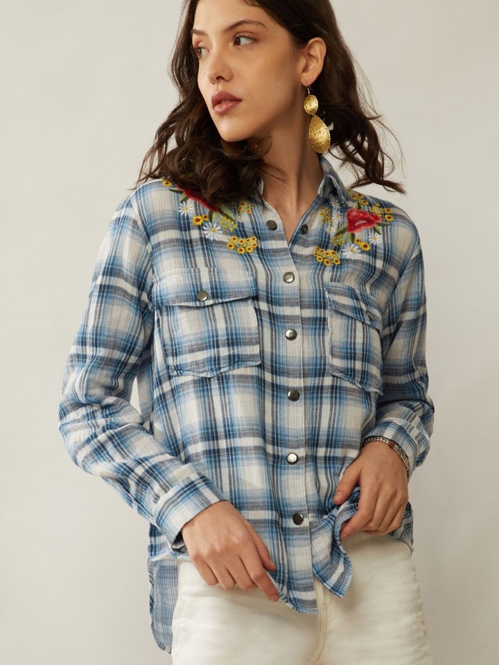 Bohera Trail Blossoms Embroidered Blue Plaid Embroidered snap Button-Front sz L